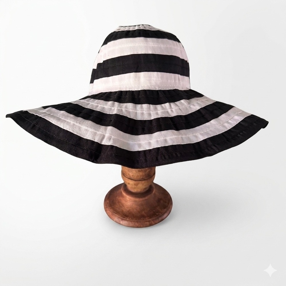 Kallina‎ Sun Hat Black White Striped UPF 50+ Packable Crushable Beachwear Resort